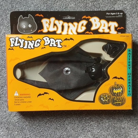 Flying bat - Picture 1 of 2